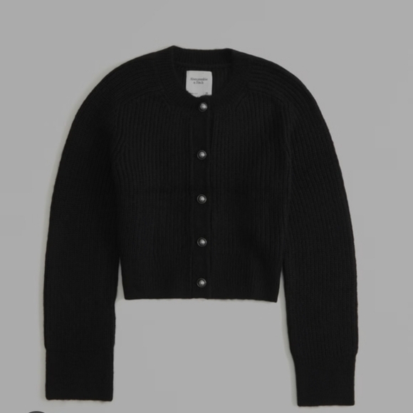 Abercrombie Crew Pearl Cardigan - Picture 2 of 2